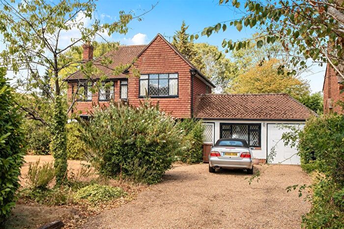 4 Bedroom Detached House For Sale In Highfields, East Horsley, KT24