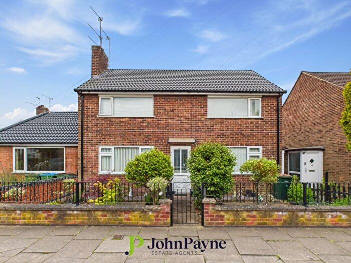 2 Bedroom Maisonette For Sale In Bletchley Drive, Allesley Park, Coventry, CV5