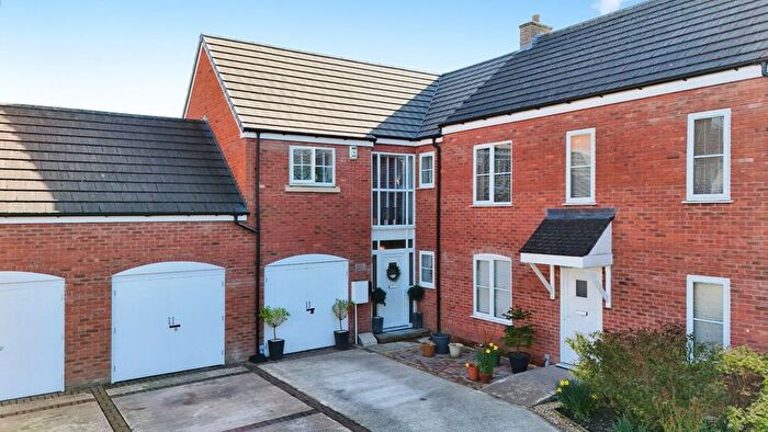 3 Bedroom End Terrace House For Sale In Belvedere Court, Hinkshay Road, Dawley, Telford, Shropshire, TF4