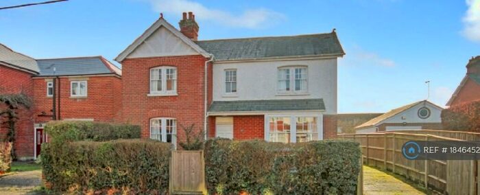 3 Bedroom Detached House To Rent In Park Road, Fordingbridge, SP6