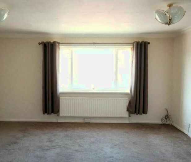 3 Bedroom Flat To Rent In Stokesay Court, Ellesmere Port, CH65