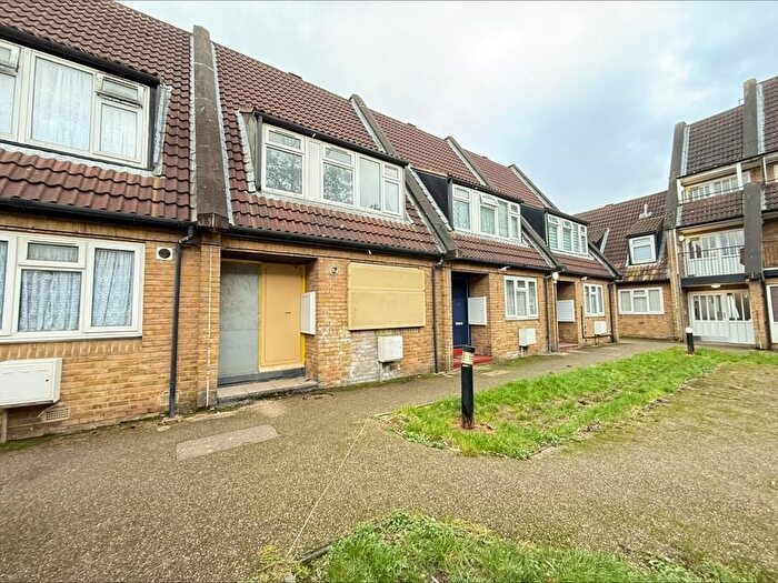 3 Bedroom Terraced House For Sale In Griffin Close, Willesden Green, NW10