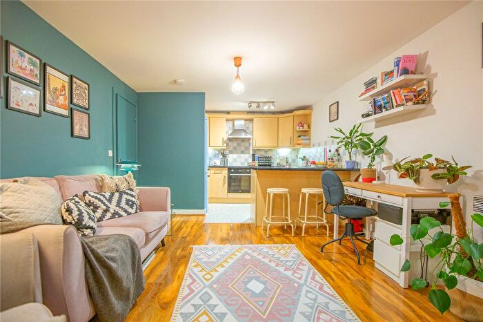 2 Bedroom Flat For Sale In Bath Buildings, Bristol, BS6