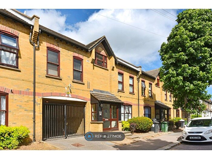 1 Bedroom Flat To Rent In Haronton Court, London, E10