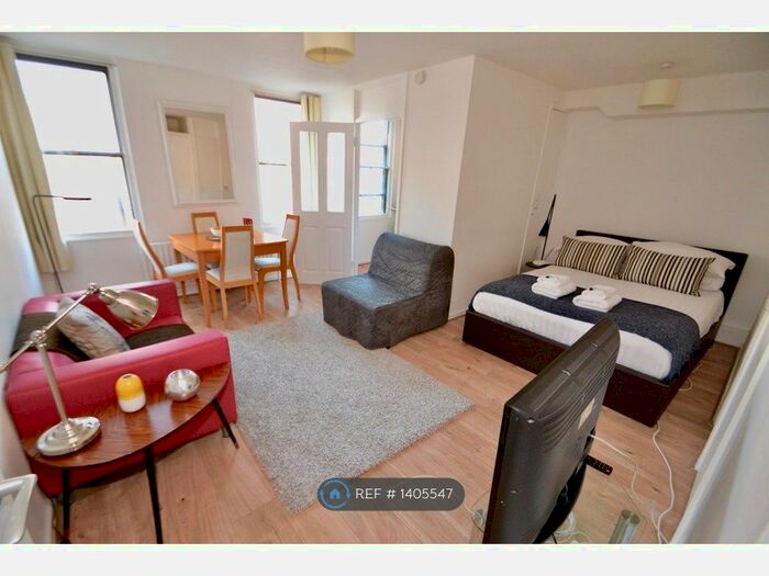 Studio To Rent In Thorndike House, London, SW1V