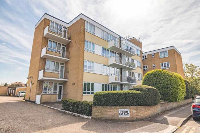 2 Bedroom Flat For Sale In Bathurst Walk, Richings Park, SL0