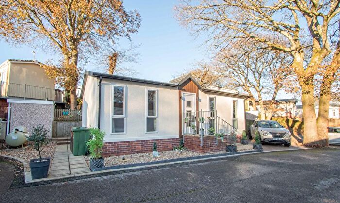 2 Bedroom Park Home For Sale In Unity Close, Glenholt Park, PL6