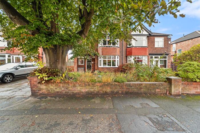 3 Bedroom Semi-Detached House For Sale In Brookside Road, Sale, M33