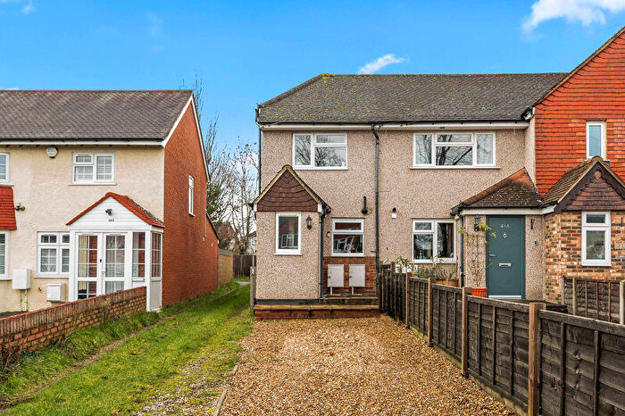 2 Bedroom End Of Terrace House For Sale In Lindsay Road, Worcester Park, KT4