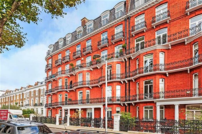 5 Bedroom Flat To Rent In Drayton Gardens, Chelsea, SW10