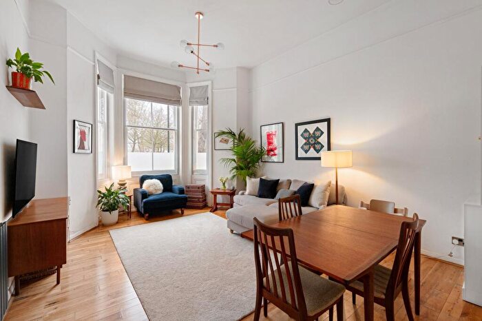 2 Bedroom Flat For Sale In Salters Hill, London, SE19