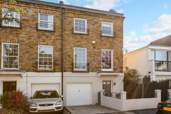 4 Bedroom Town House To Rent In Wallorton Gardens, London, SW14