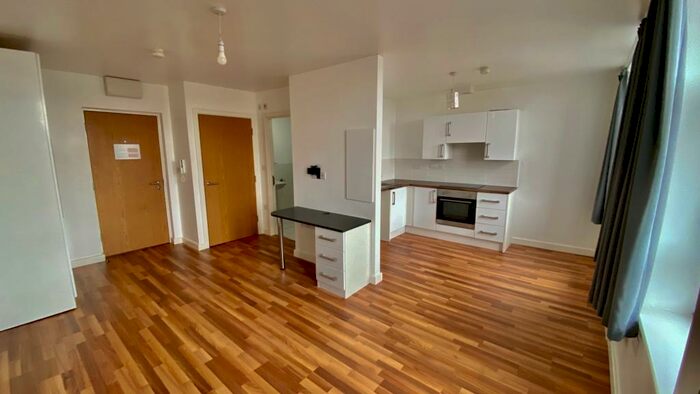 Apartment To Rent In Clyde Court, Leicester, LE1