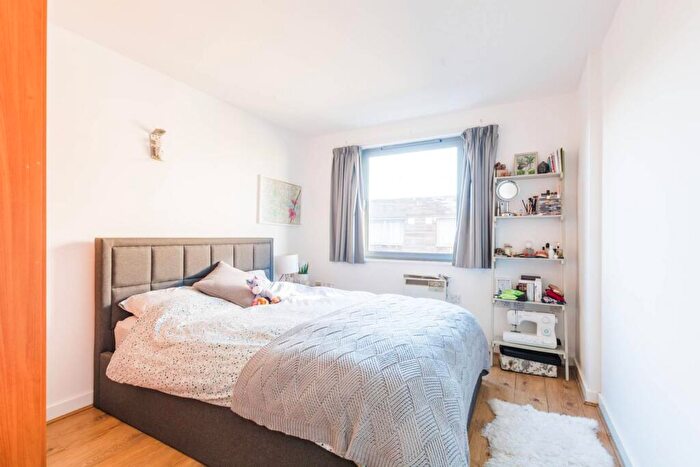 2 Bedroom Flat To Rent In Deals Gateway, Deptford, London, SE13