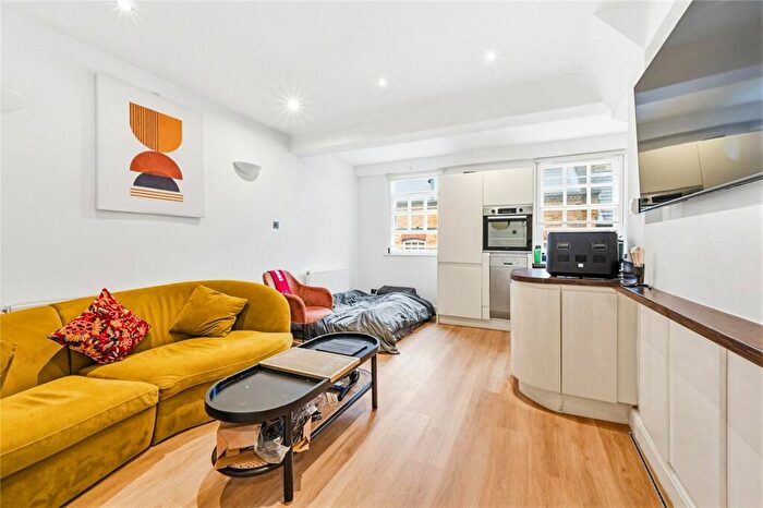 2 Bedroom Apartment To Rent In Bridewell Place, London, E1W