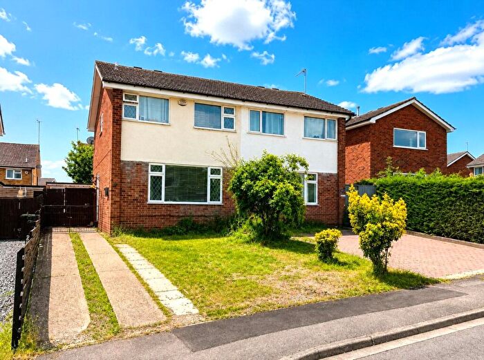 3 Bedroom Semi-Detached House For Sale In Masefield Drive, Rushden, Northamptonshire, NN10