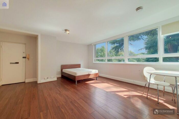 Studio To Rent In Hilltop House, Hornsey Lane, Hornsey, London, N6