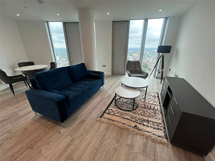 3 Bedroom Flat For Sale In Thr, Silvercroft Street, Manchester, M15