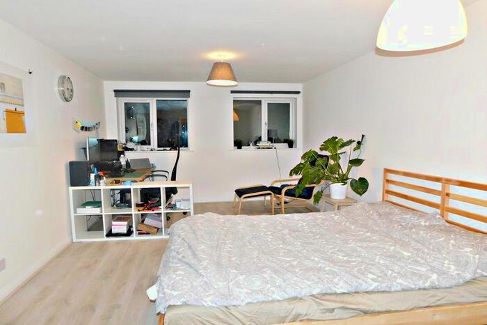 1 Bedroom Studio To Rent In Mylne Close, High Wycombe, HP13