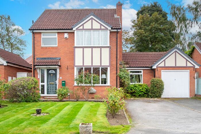 3 Bedroom Detached House For Sale In The Spinney, Leeds, LS17