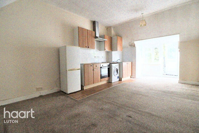 1 Bedroom Flat For Sale In Ashburnham Road, Luton, LU1