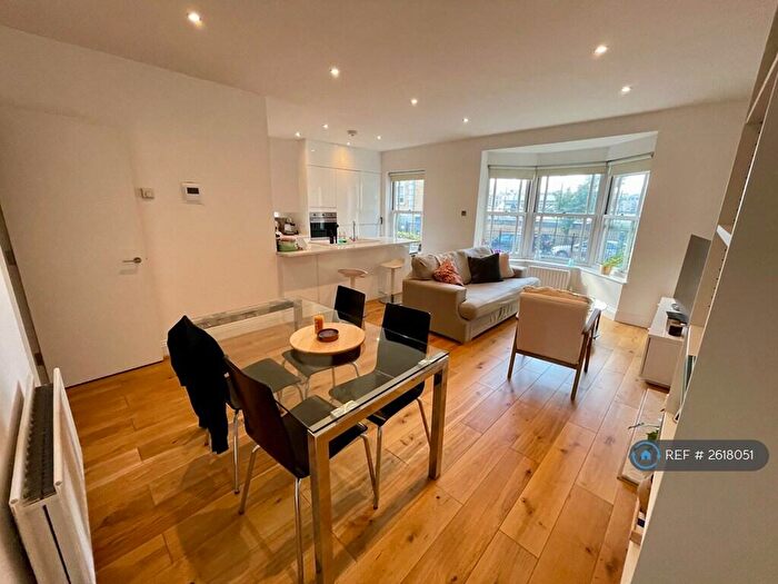 2 Bedroom Flat To Rent In Raleigh Court, London, SE16