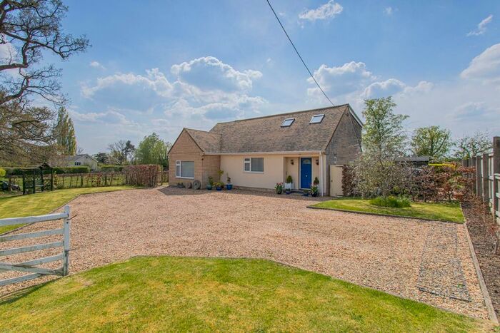 4 Bedroom Detached Bungalow For Sale In Startley, Chippenham, SN15