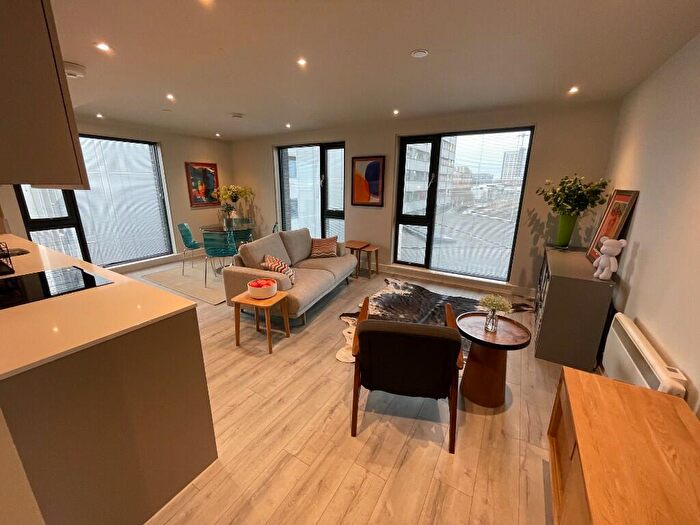 2 Bedroom Apartment To Rent In St Martins Place, Broad Street, B15