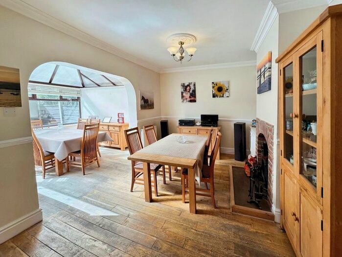 4 Bedroom Semi-Detached House For Sale In Simister Lane, Prestwich, M25