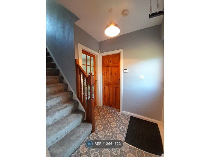 3 Bedroom Terraced House To Rent In Perry Road, Nottingham, NG5