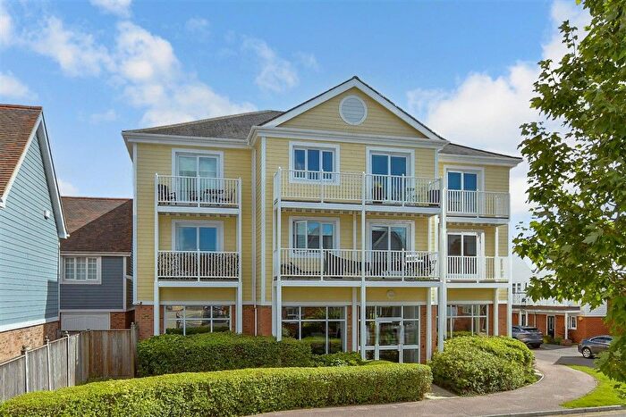 1 Bedroom Flat For Sale In Higham Avenue, Snodland, Kent, ME6