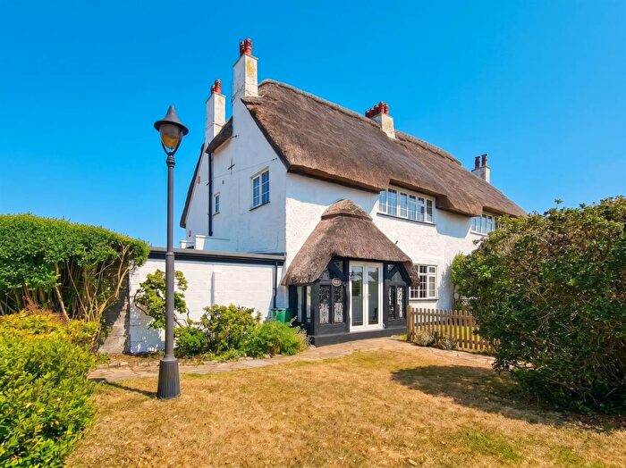 4 Bedroom Semi-Detached House For Sale In The Lees, Beltinge, Herne Bay, CT6