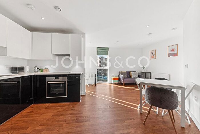 1 Bedroom Flat To Rent In Discovery Tower, Canning Town, London, E16