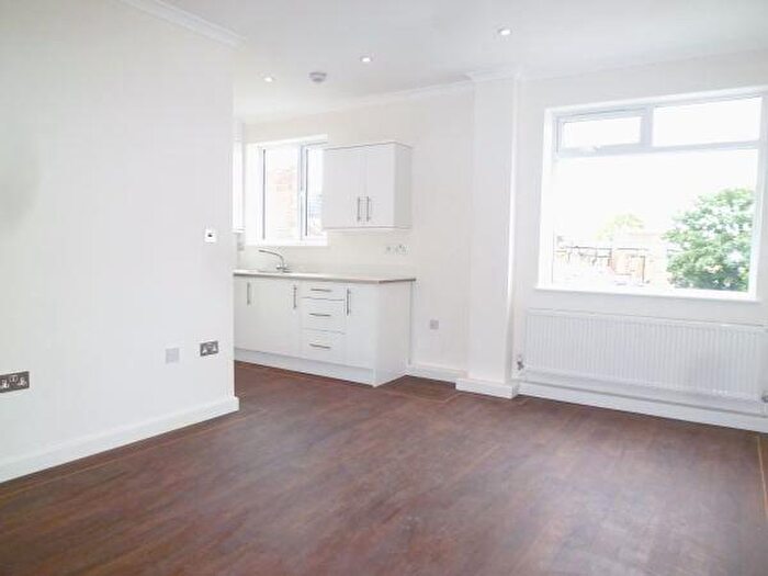 1 Bedroom Apartment To Rent In Connaught Towers, - London Road, Thornton Heath, CR7