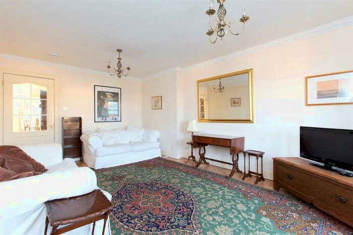 3 Bedroom Apartment To Rent In Littlejohn Road, Greenbank, Edinburgh, EH10