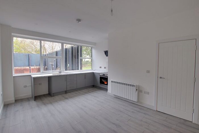 1 Bedroom Flat To Rent In Windsor Road, Trowbridge, BA14