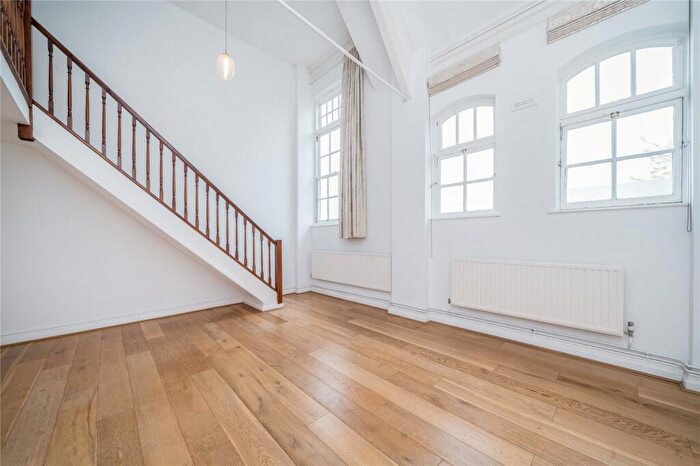 3 Bedroom Flat For Sale In Schoolbell Mews, Bow, London, E3