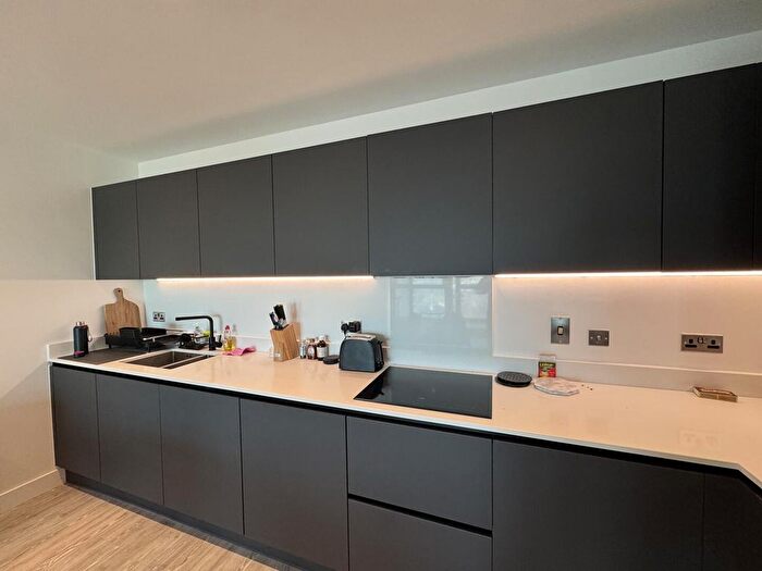 2 Bedroom Flat To Rent In Pavana Square, Brentford, TW8