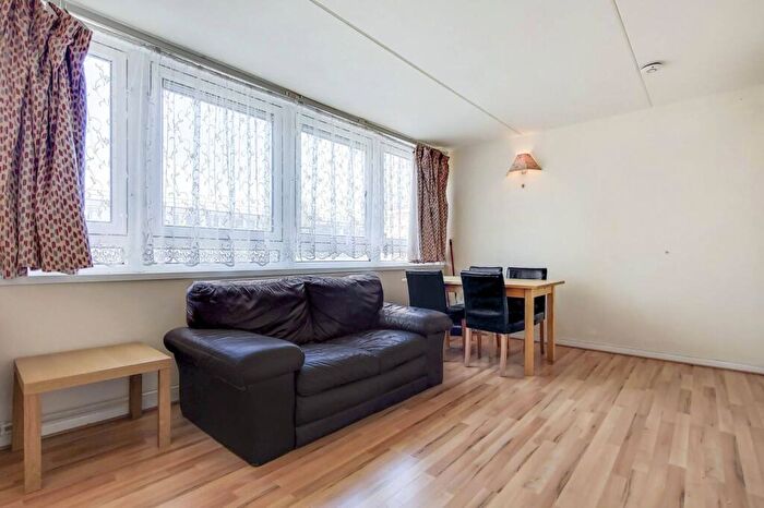 1 Bedroom Flat For Sale In Dellafield, Pooles Park, Finsbury Park, London, N4