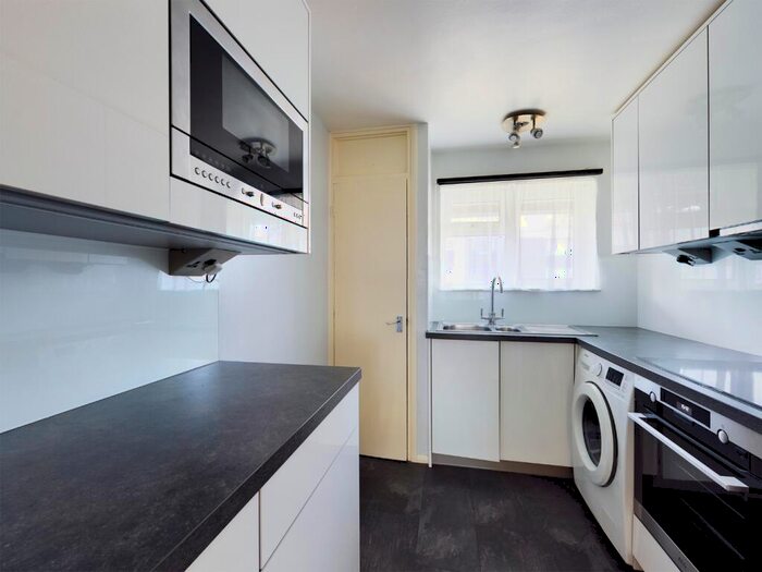 1 Bedroom Apartment To Rent In Waveney, Hemel Hempstead, Hertfordshire, HP2