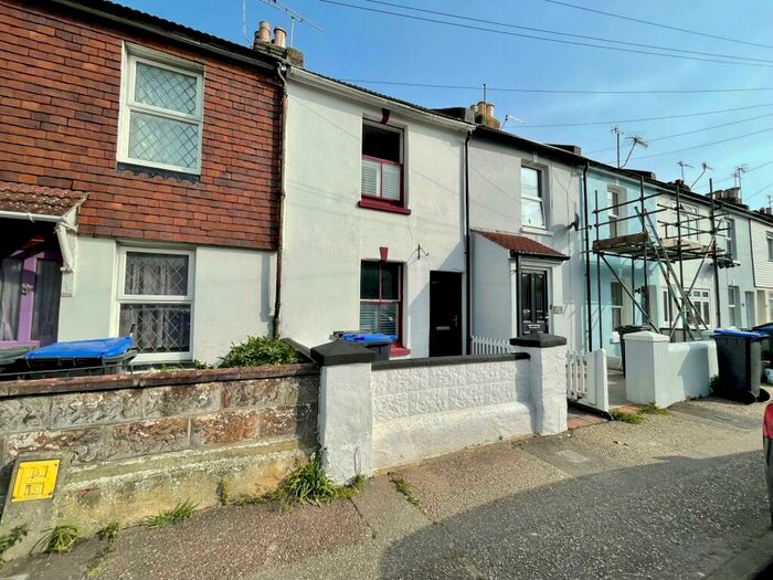3 Bedroom Terraced House To Rent In Howard Street, Worthing, BN11