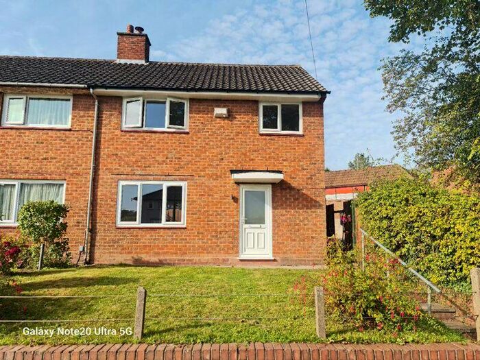 3 Bedroom Semi-Detached House To Rent In Masshouse Lane, Kings Norton, Birmingham, B38
