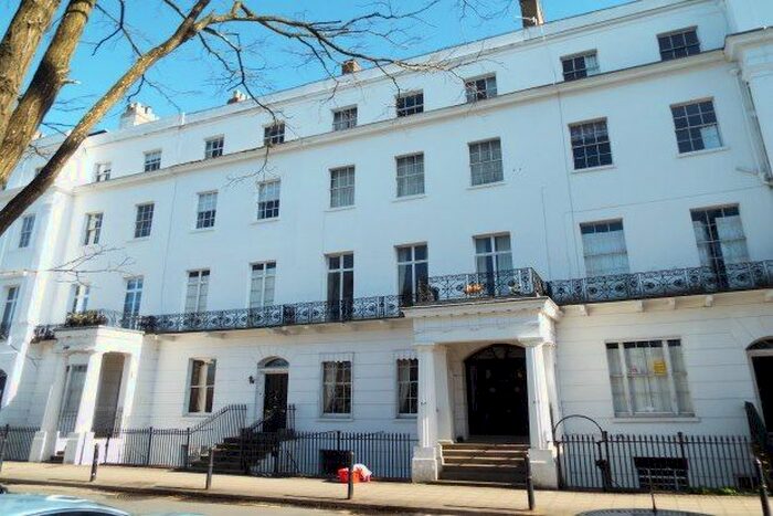 2 Bedroom Flat To Rent In Clarendon Square, Leamington Spa, CV32