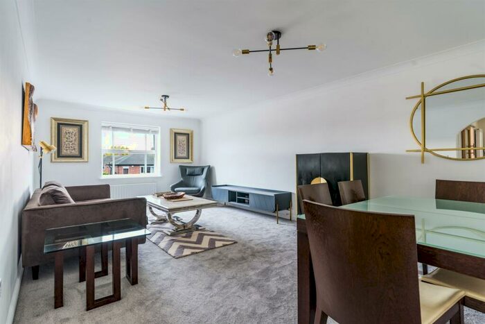 2 Bedroom Apartment To Rent In Highbridge, Gosforth, Newcastle Upon Tyne, NE3