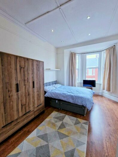 4 Bedroom Flat To Rent In Tosson Terrace, Heaton, Newcastle Upon Tyne, NE6