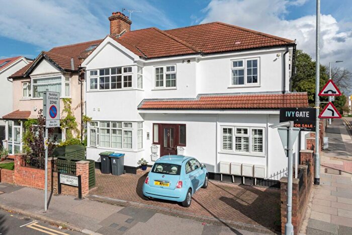 2 Bedroom Flat To Rent In Flat, Homersham Road, Kingston Upon Thames, KT1