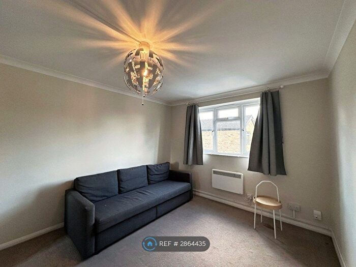 1 Bedroom Flat To Rent In Millway Close, Oxford, OX2