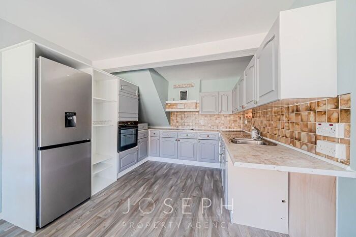 3 Bedroom Flat To Rent In - High Street, Ipswich, IP6
