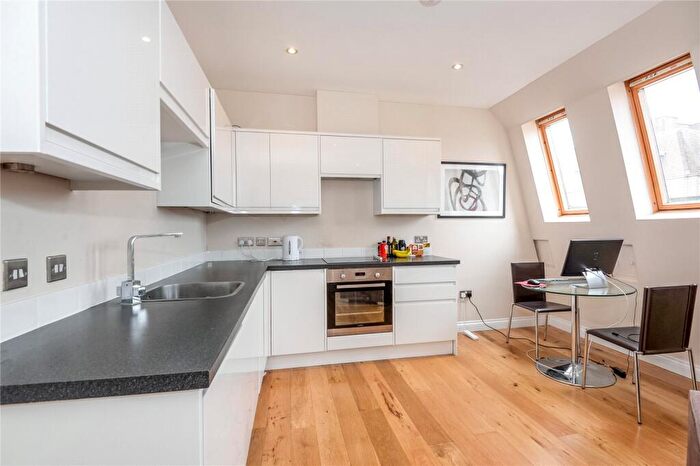 1 Bedroom Apartment To Rent In Friar Street, Reading, Berkshire, RG1