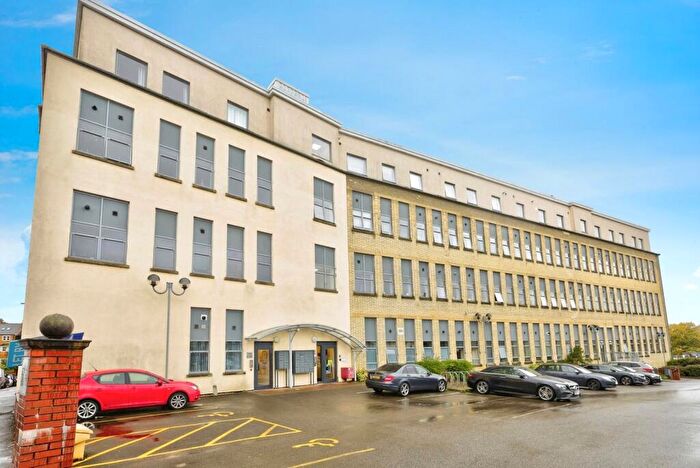 2 Bedroom Flat For Sale In Freehold Street, Northampton, Northamptonshire, NN2